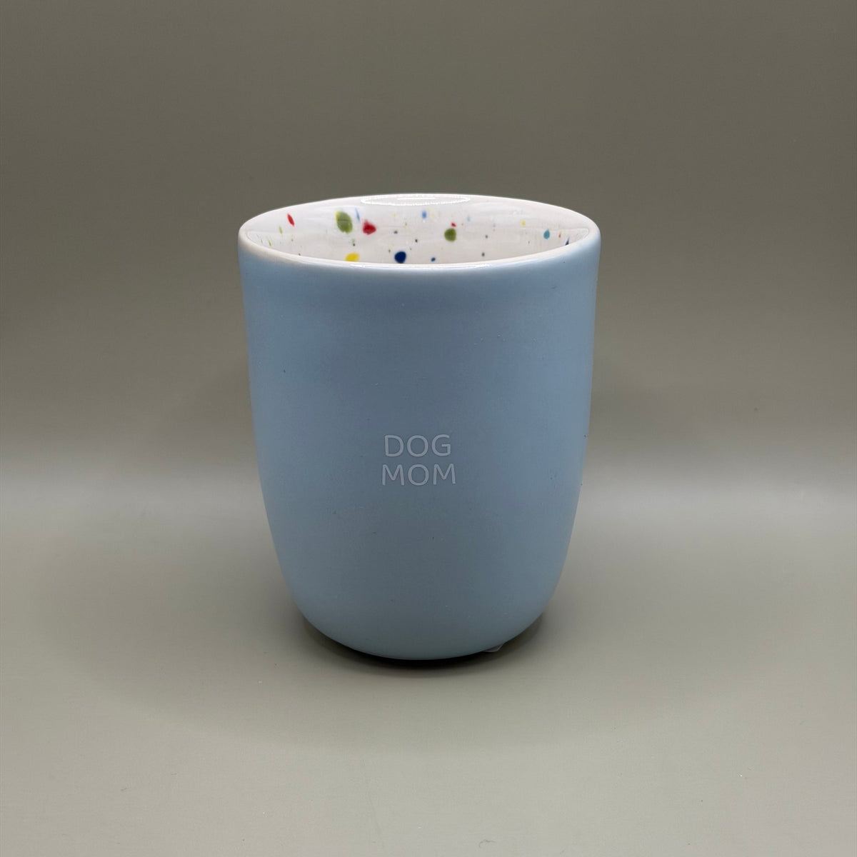 Egg Back Home Dog Mom – Lichtblauwe Beker met Confetti Binnenzijde – 220 ml