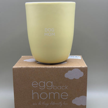 Egg Back Home Dog Mom – Gele Mok met Confetti Binnenzijde – 220 ml