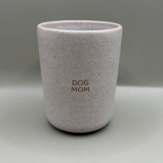 Egg Back Home Dune Dog Mom – Beige Steengoed Mok – 280 ml