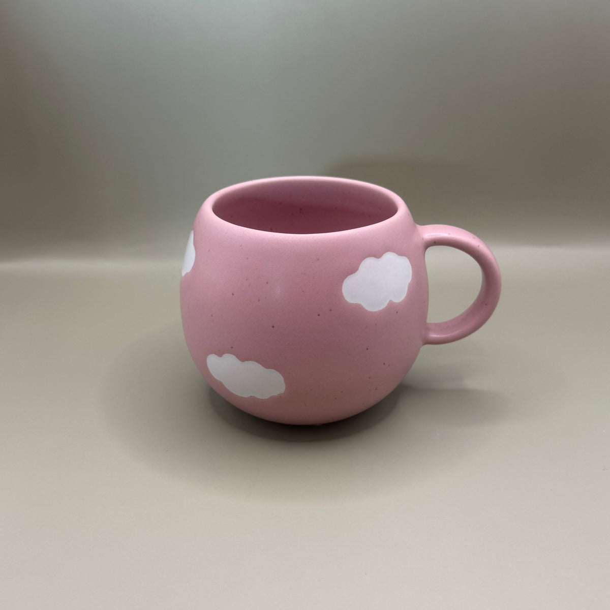 Egg Back Home Dog Mom – Roze Mok met Wolken – 250 ml