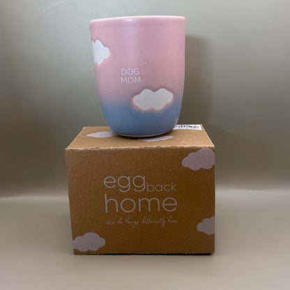 Egg Back Home Dog Mom – Roze-Blauwe Beker met Wolken – 220 ml