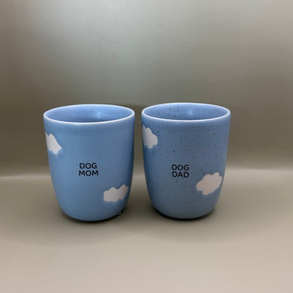 Egg Back Home Dog Mom &amp; Dog Dad – Blauwe Bekerset met Wolken – 2 × 220 ml