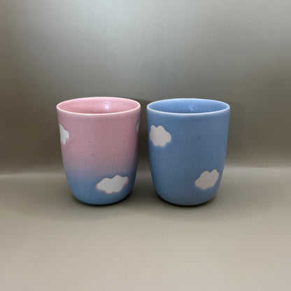Egg Back Home Dog Mom &amp; Dog Dad – Roze-Blauwe Bekerset met Wolken – 2 × 220 ml